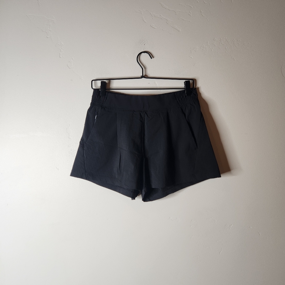 Athleta Textured Brooklyn Shorts In Black Size 4 - Picture 2 of 8